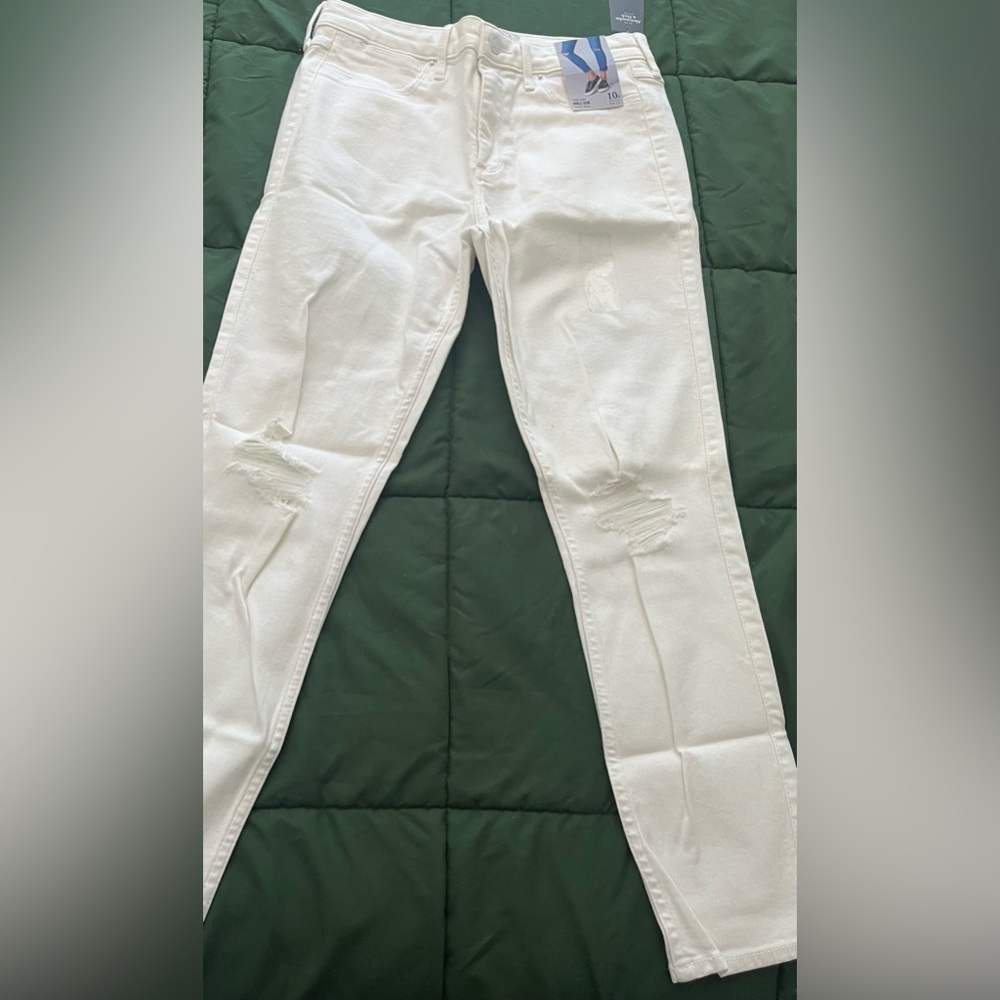 Abercrombie & Fitch White Ankle Cropped Jeans